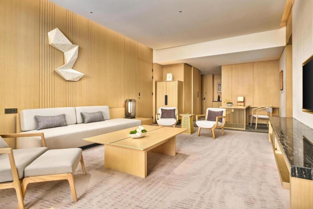 Secan Hotel Qingdao, Curio Collection by Hilton 11/37