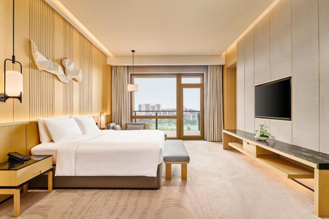 Secan Hotel Qingdao, Curio Collection by Hilton 12/37