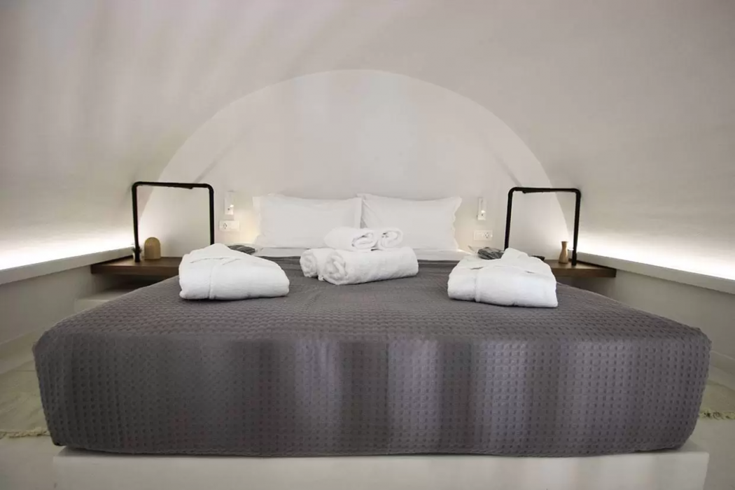 Airy Suites 6/13