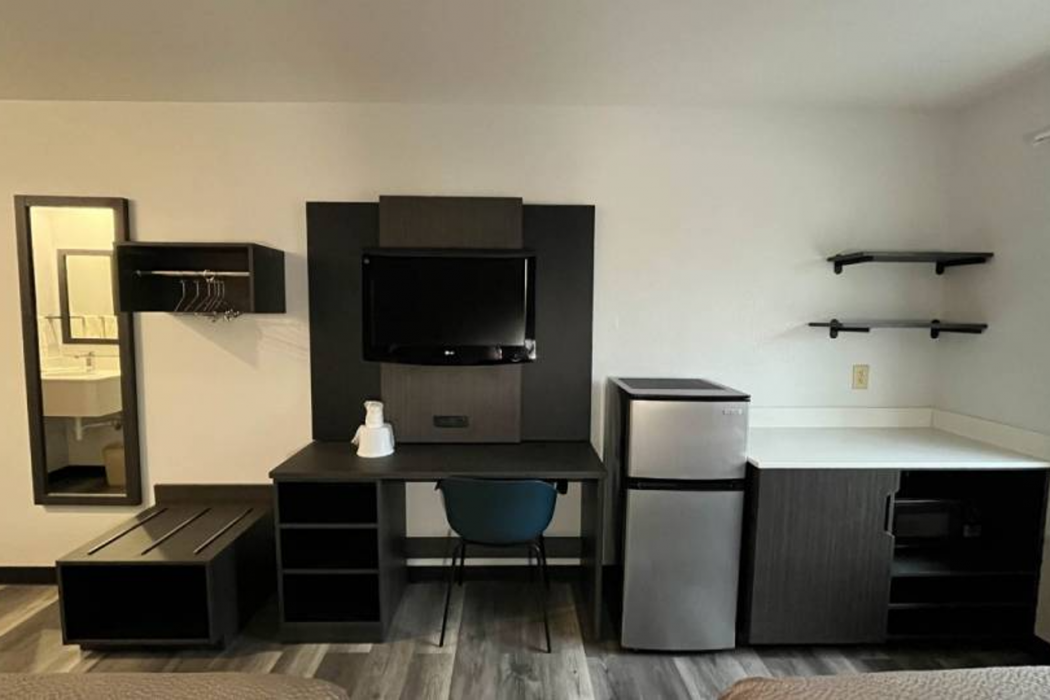 Studio6 Suites Urbana, IL 7/26