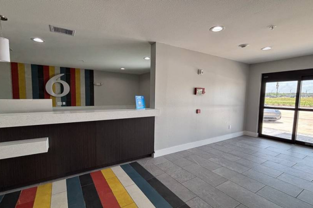 Lobby at Studio6 Giddings, TX, GIDDINGS - TX