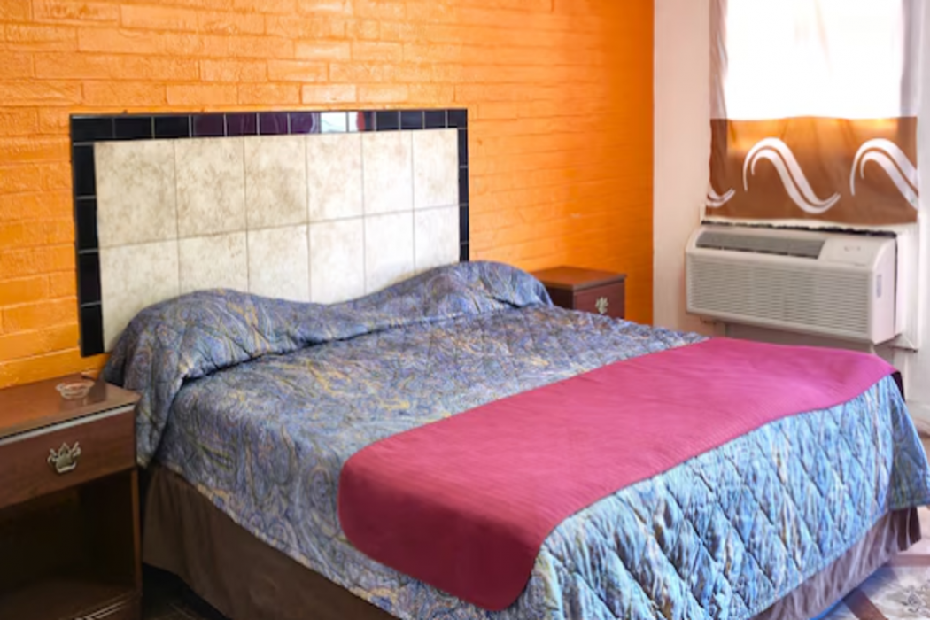 Way Side Inn by Hotel O Dallas near Fair Park Downtown 18/30