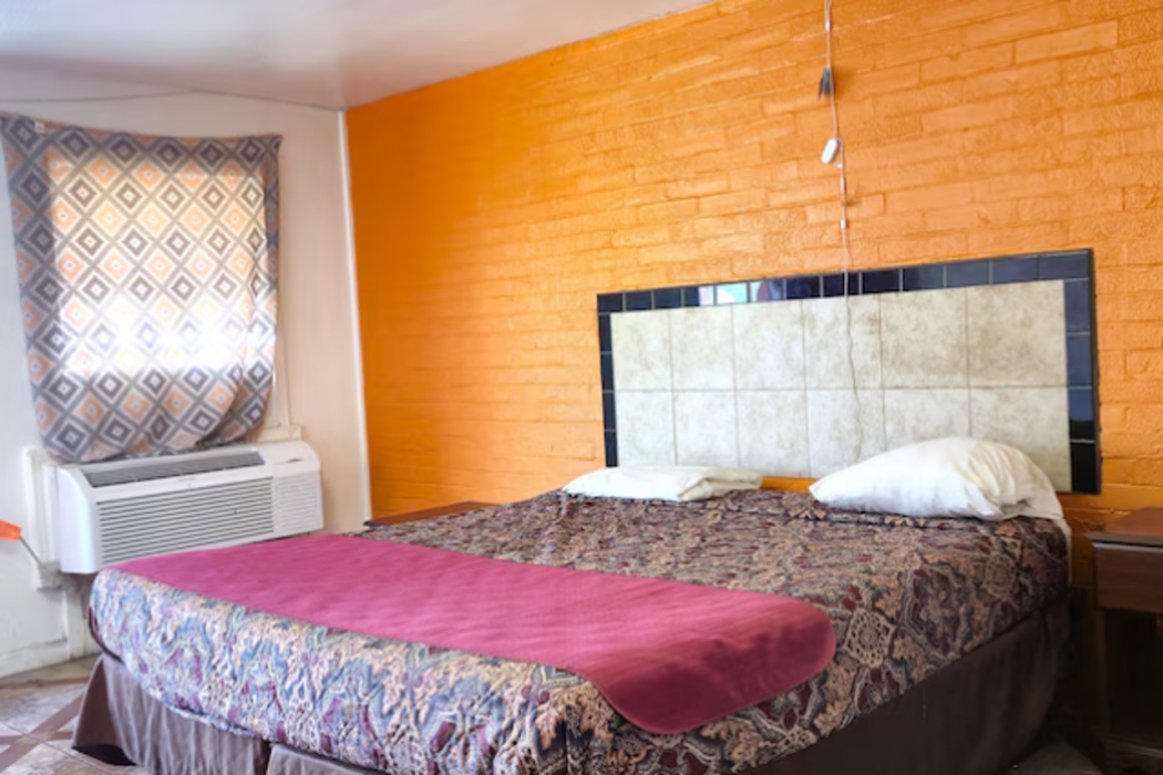 Way Side Inn by Hotel O Dallas near Fair Park Downtown 15/30