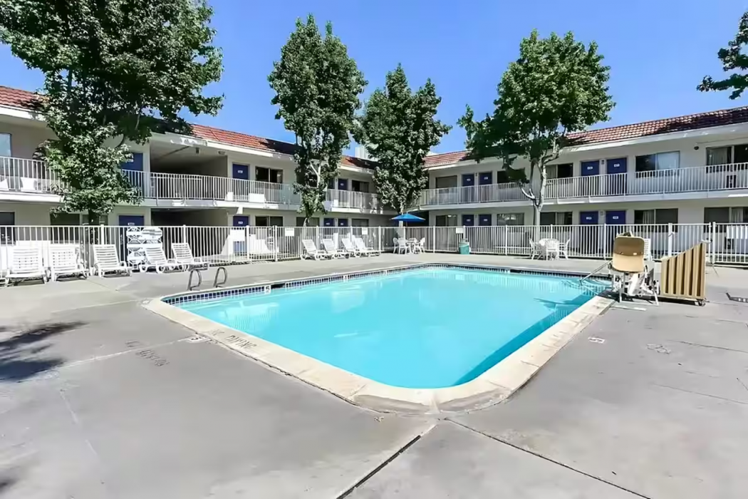 Super 8 by Wyndham San Jose 14/17