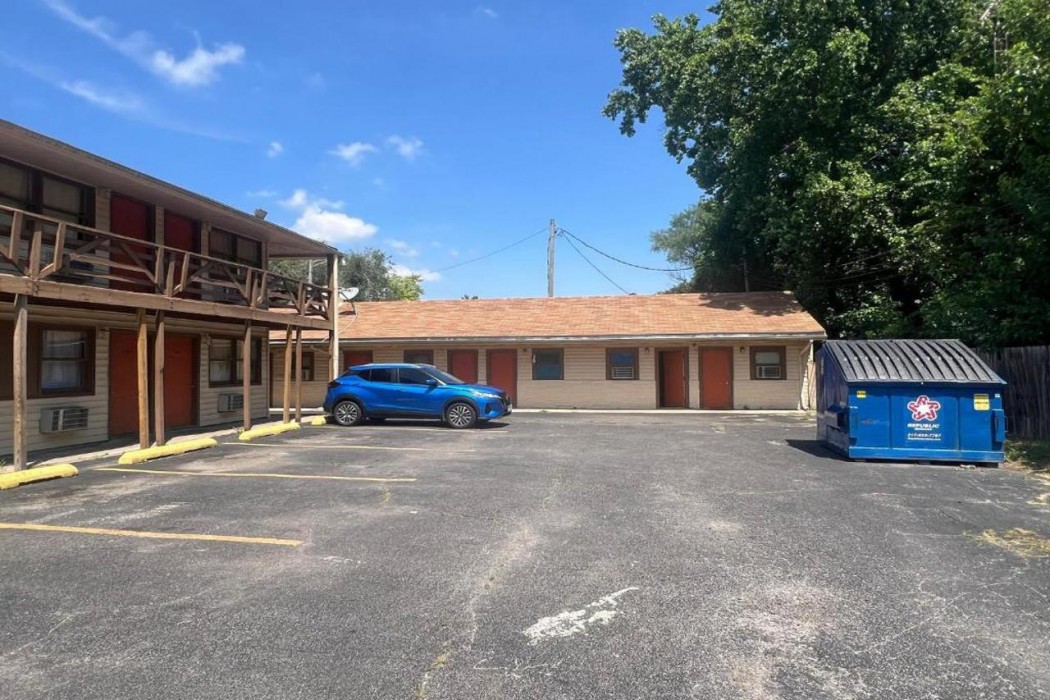 Hotel O Best Rest Inn Springfield US 36 thumb 2
