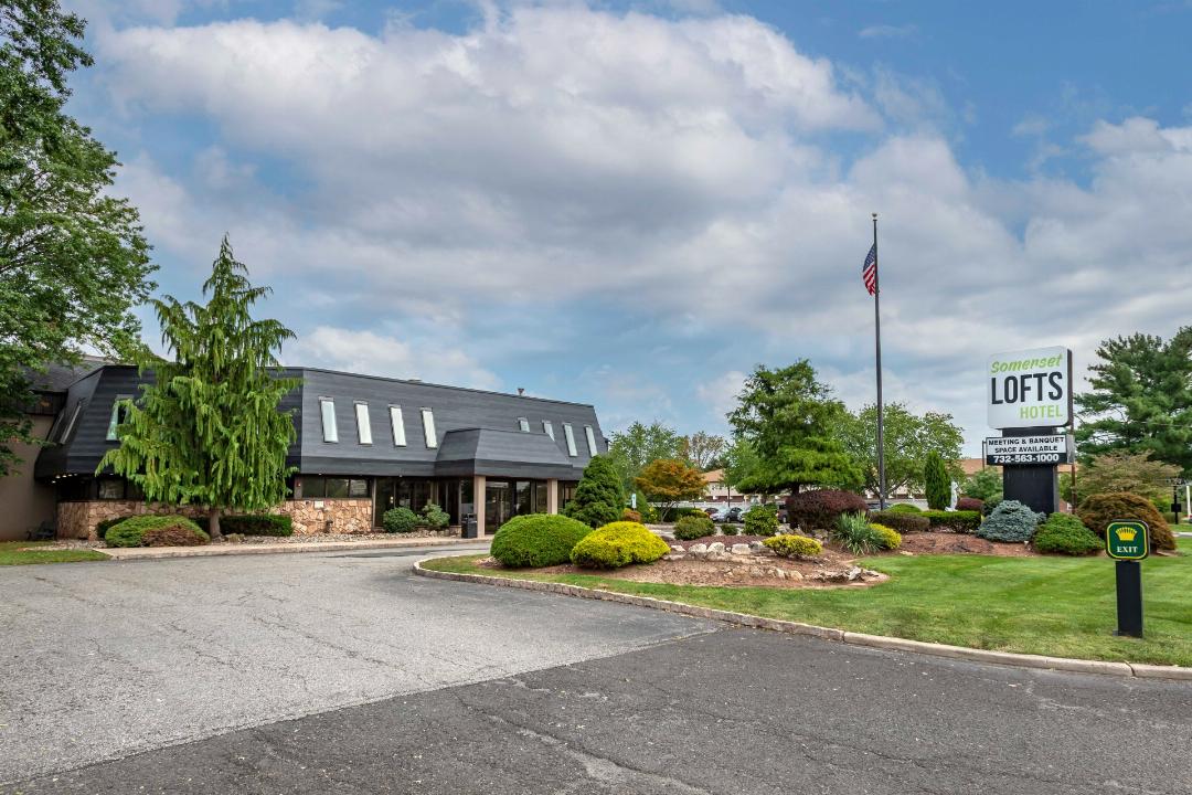Amwell Suites 1/27
