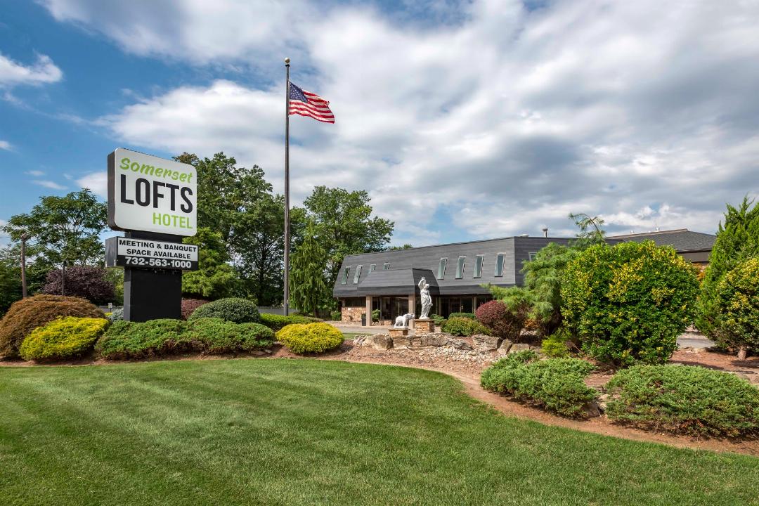 Amwell Suites 4/27