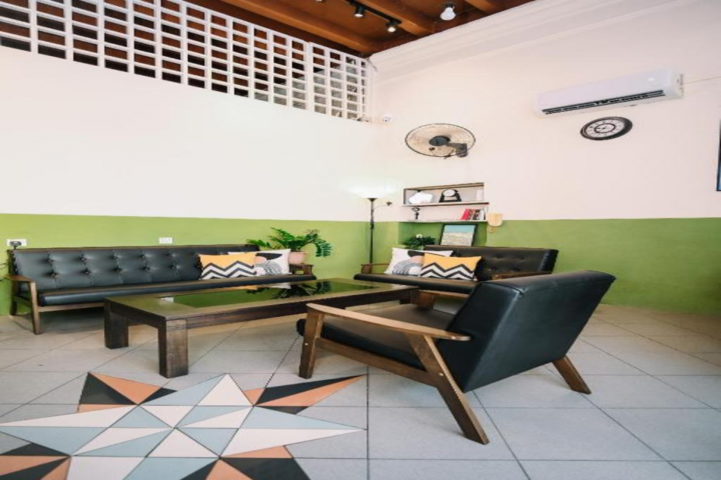 Lobby at Swing & Pillows at 75 Chulia St, GEORGE TOWN