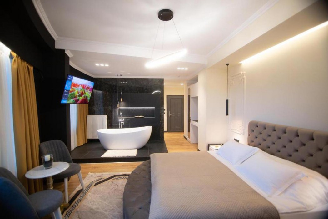 Room at Sky View Hotel & Restaurant, KORCE