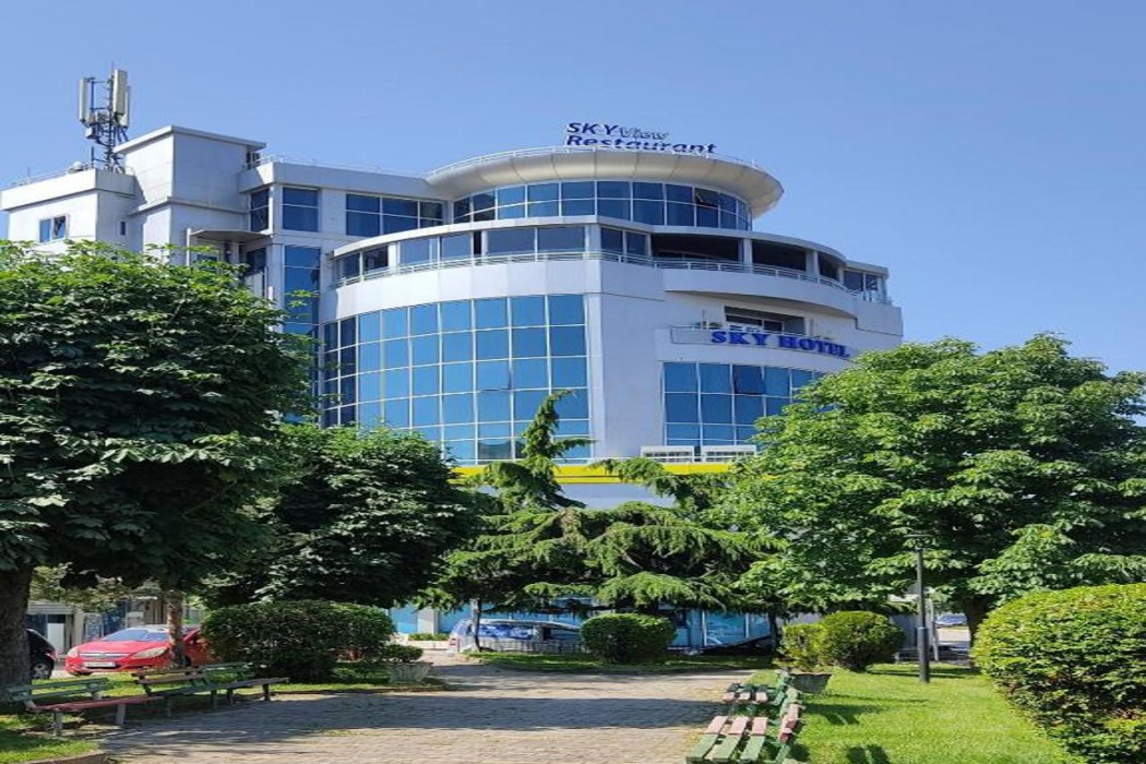 Sky View Hotel & Restaurant