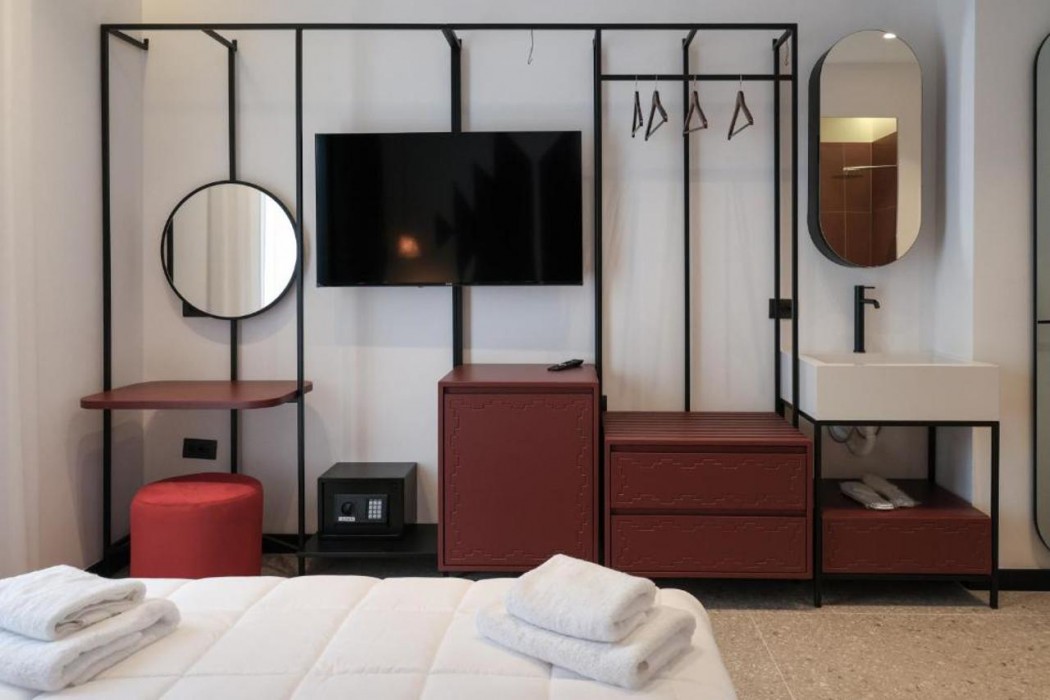 Bazaar Hotel 12/39