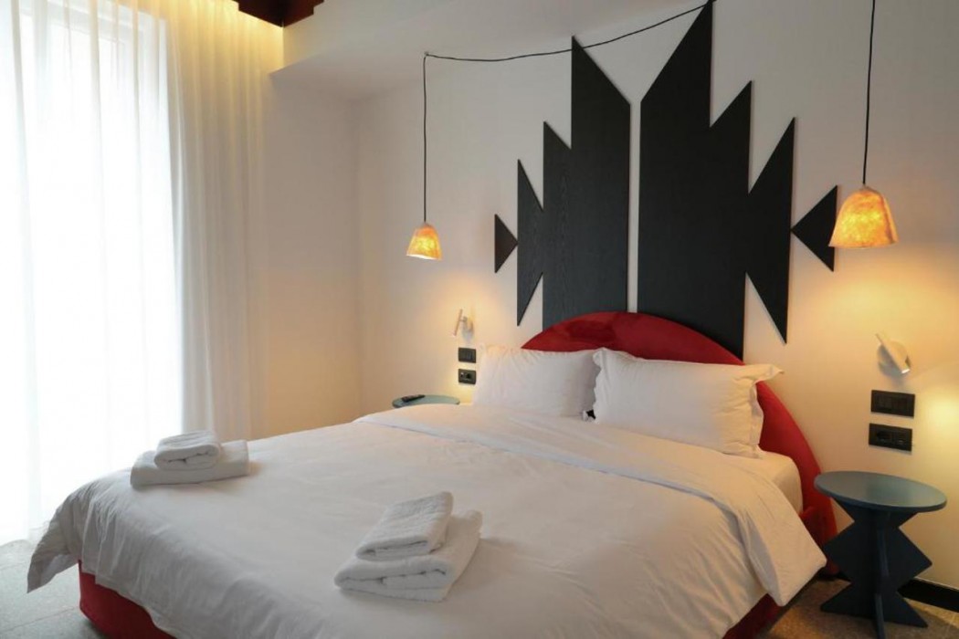 Bazaar Hotel 11/39