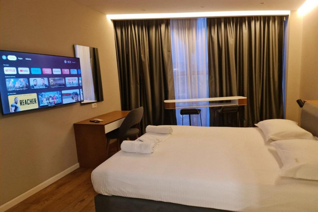 Star Hotel 6/6