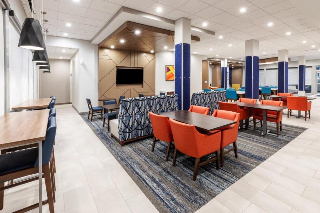 Holiday Inn Express & Suites SENATOBIA I-55 26/54
