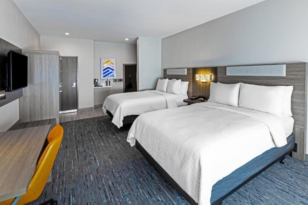 Holiday Inn Express & Suites SENATOBIA I-55 17/54