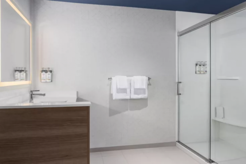 Holiday Inn Express MONTREAL AIRPORT - ST-LAURENT 11/62