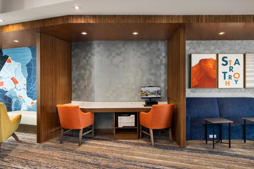 Holiday Inn Express STRATHROY 26/64