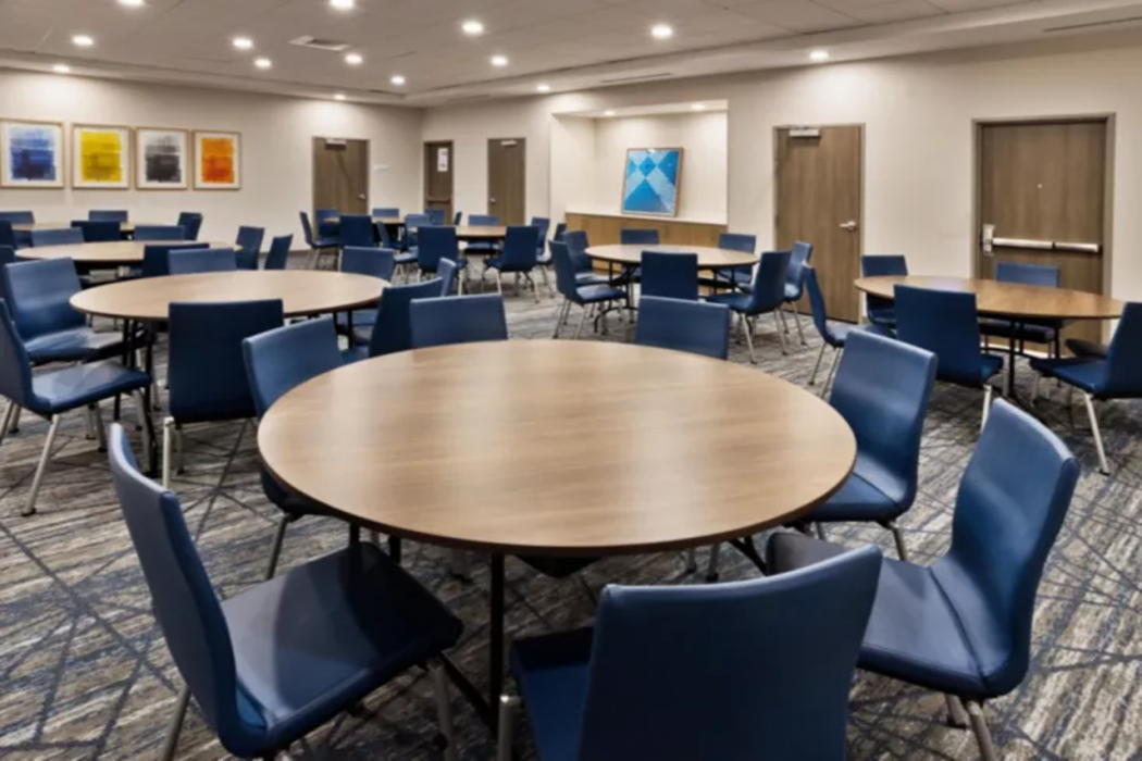 Holiday Inn Express COLUMBUS NORTHEAST 29/54