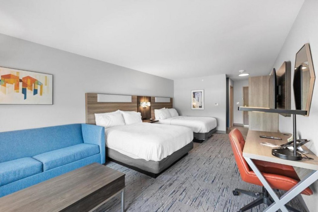 Holiday Inn Express & Suites MARINETTE 20/35