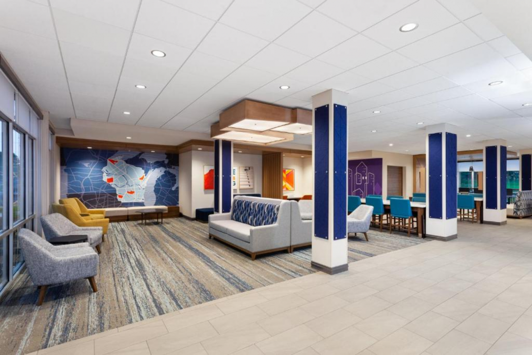 Holiday Inn Express & Suites Reedsburg - Dells Area 5/64