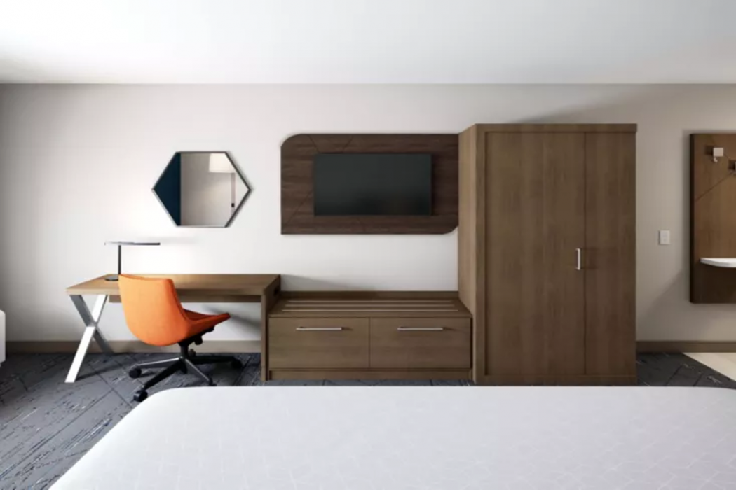 Holiday Inn Express & Suites DAYTON - HIGHWAY 90 8/26