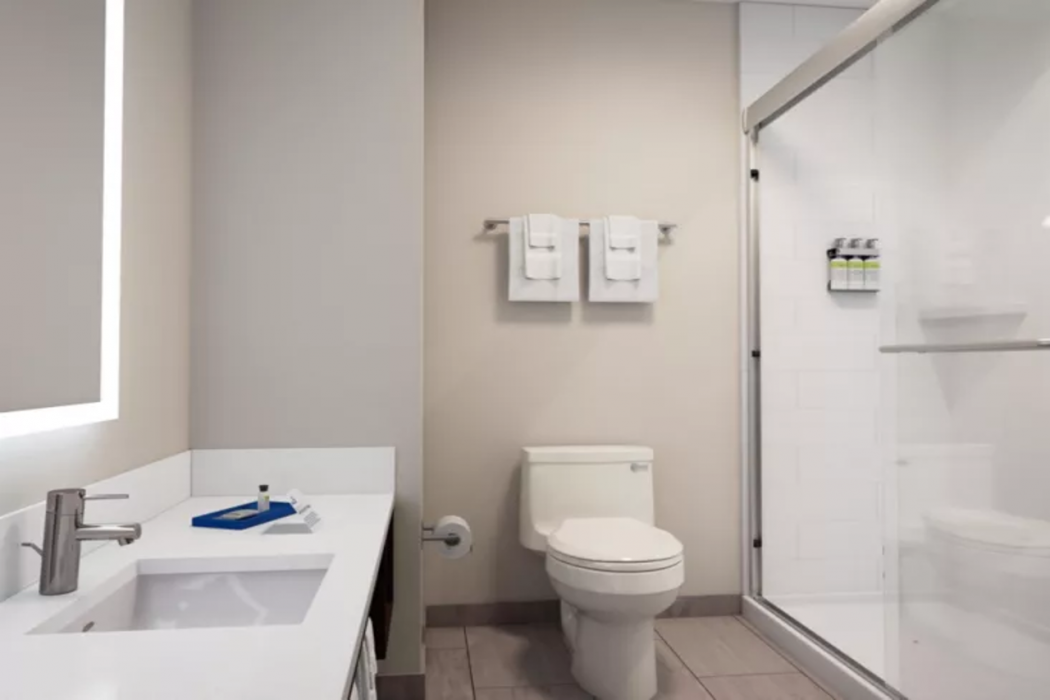 Holiday Inn Express & Suites DAYTON - HIGHWAY 90 9/26