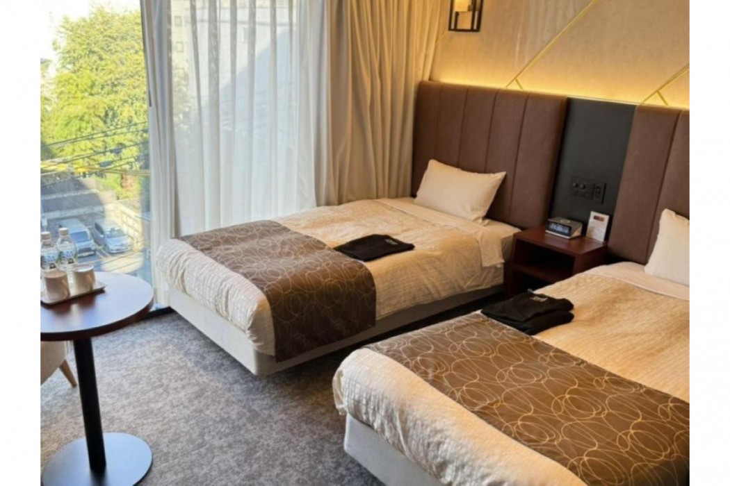 PLACE Hotel Ascot 12/61