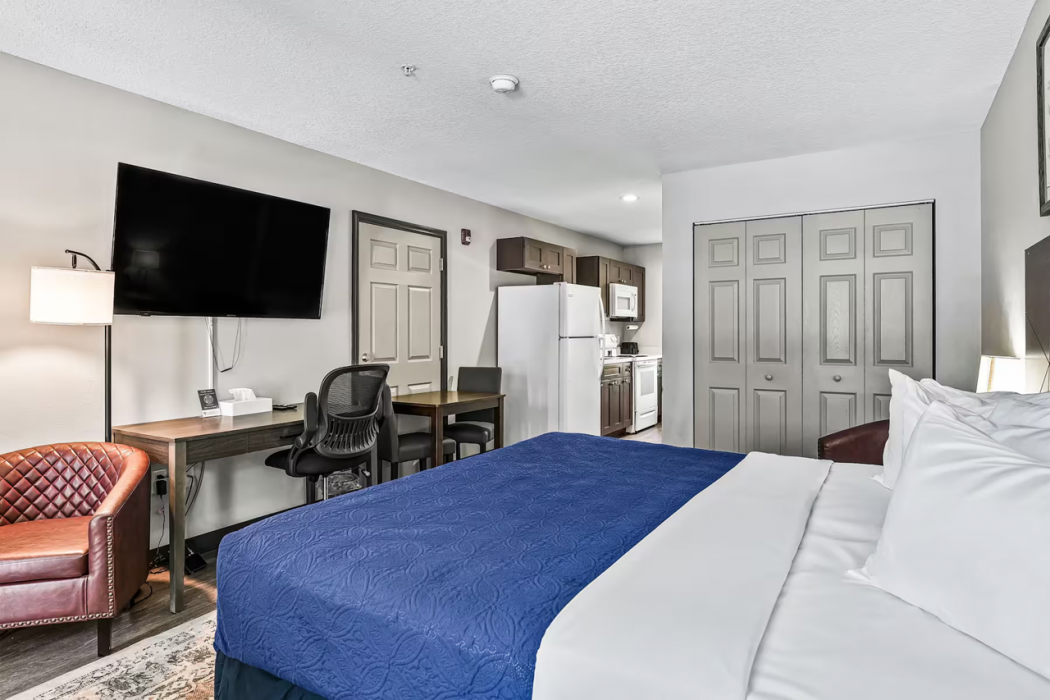 Baymont by Wyndham Ocala Suites 12/60