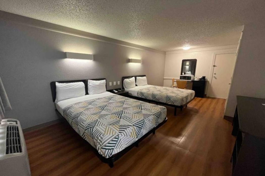 Studio6 Studio6 Suites Euless, TX – DFW West 6/48