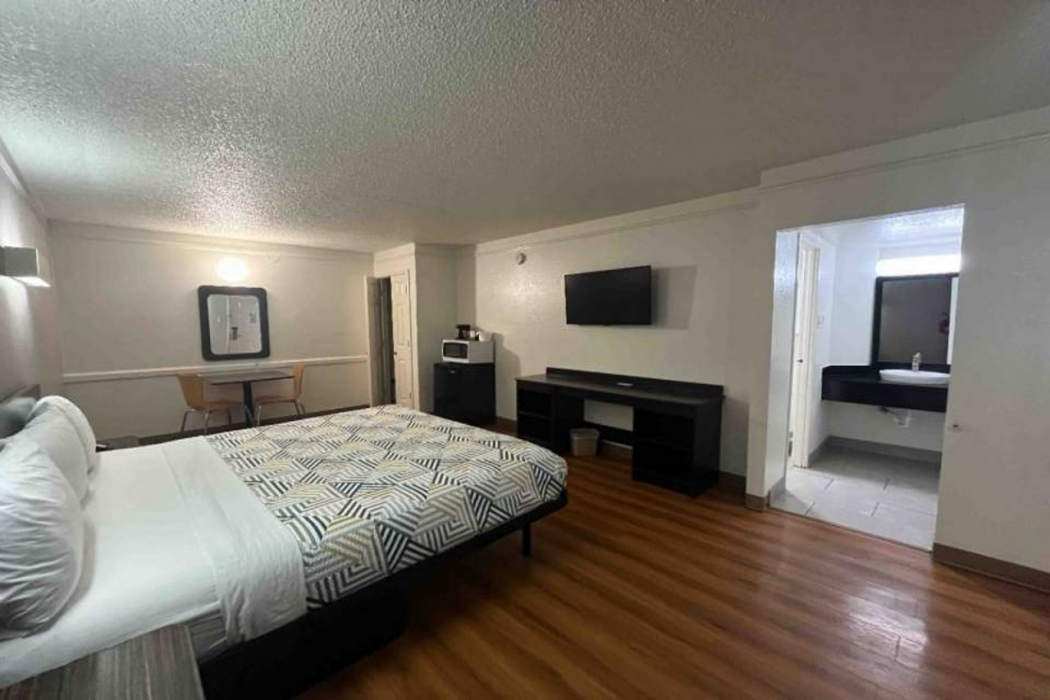 Studio6 Studio6 Suites Euless, TX – DFW West 10/48