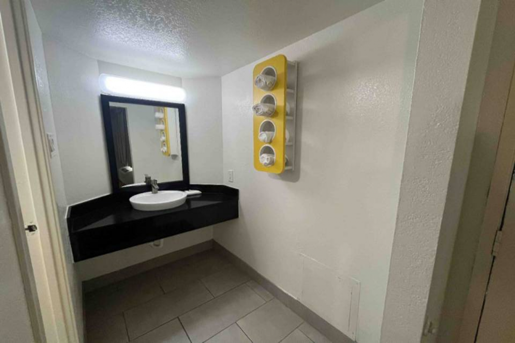 Studio6 Studio6 Suites Euless, TX – DFW West 18/48