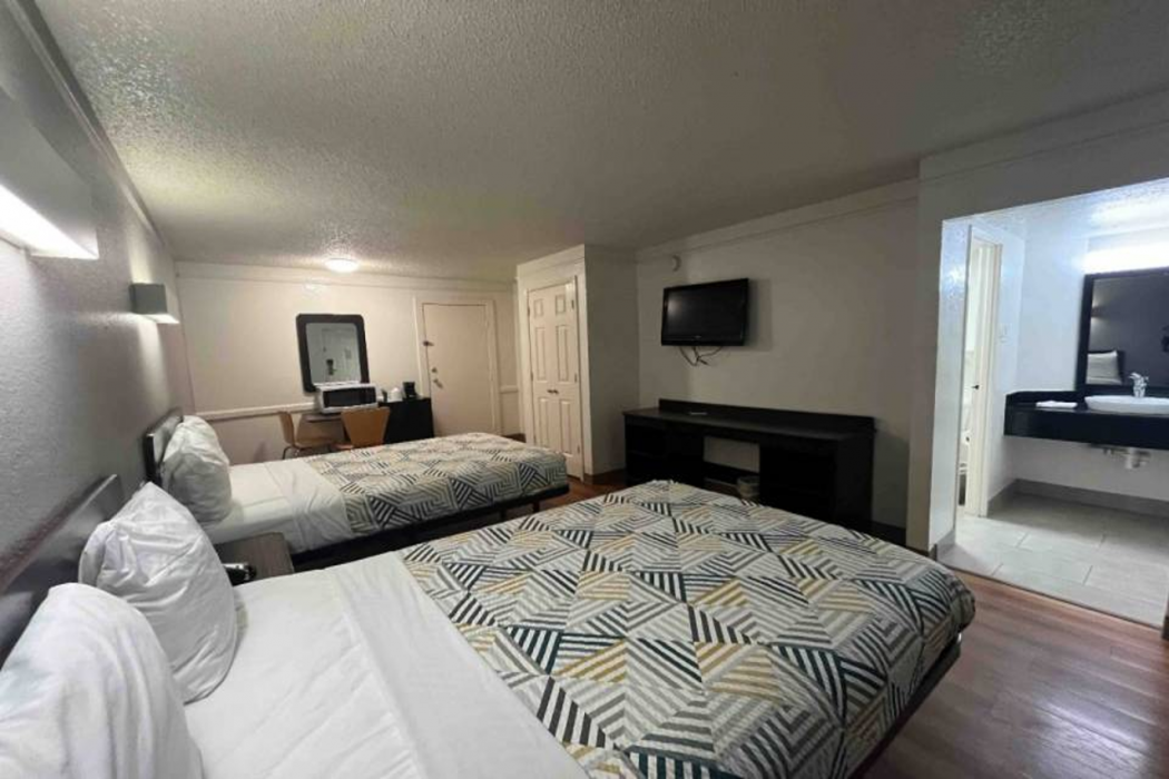 Studio6 Studio6 Suites Euless, TX – DFW West 12/48