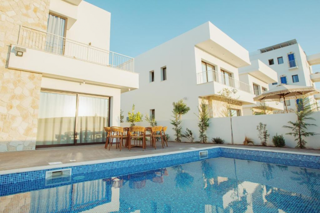 LIV & Co Suites & Villas 16/37