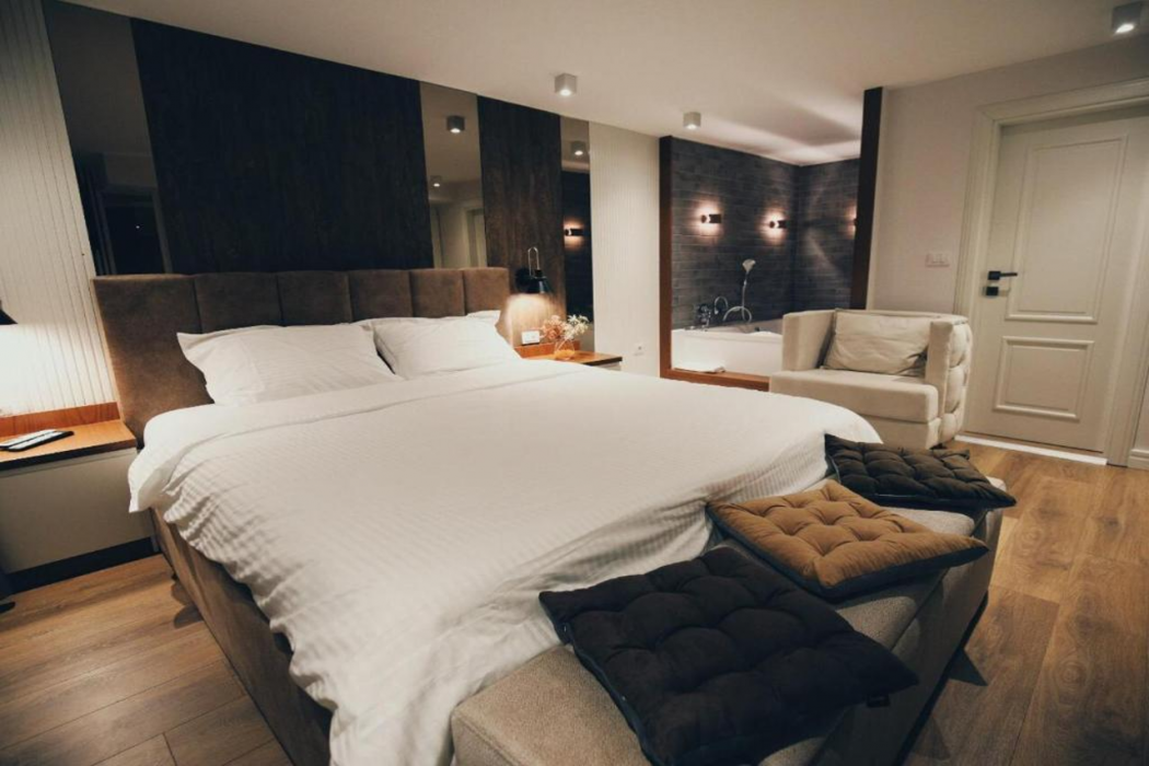 Hotel Romeo 14/59