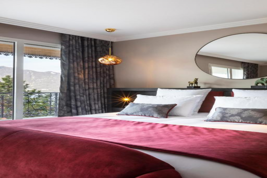 L Incomparable Hotel 12/64