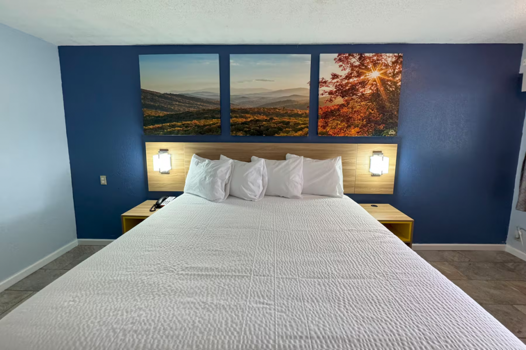 Days Inn by Wyndham Charlotte University secondary
