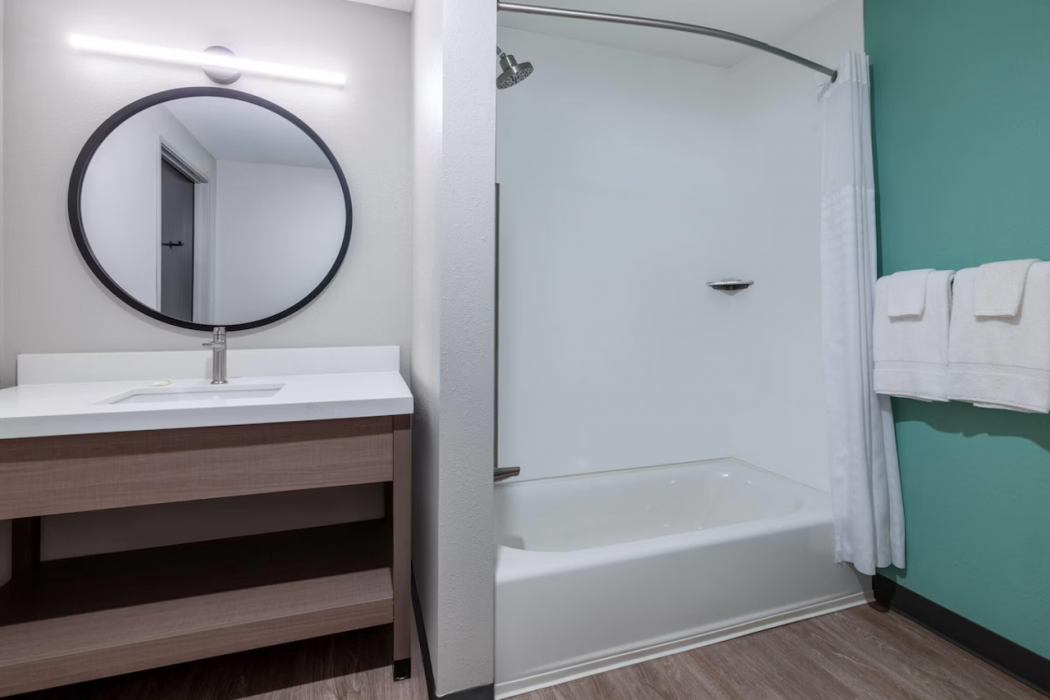 ECHO Suites Extended Stay By Wyndham Naples 38/86