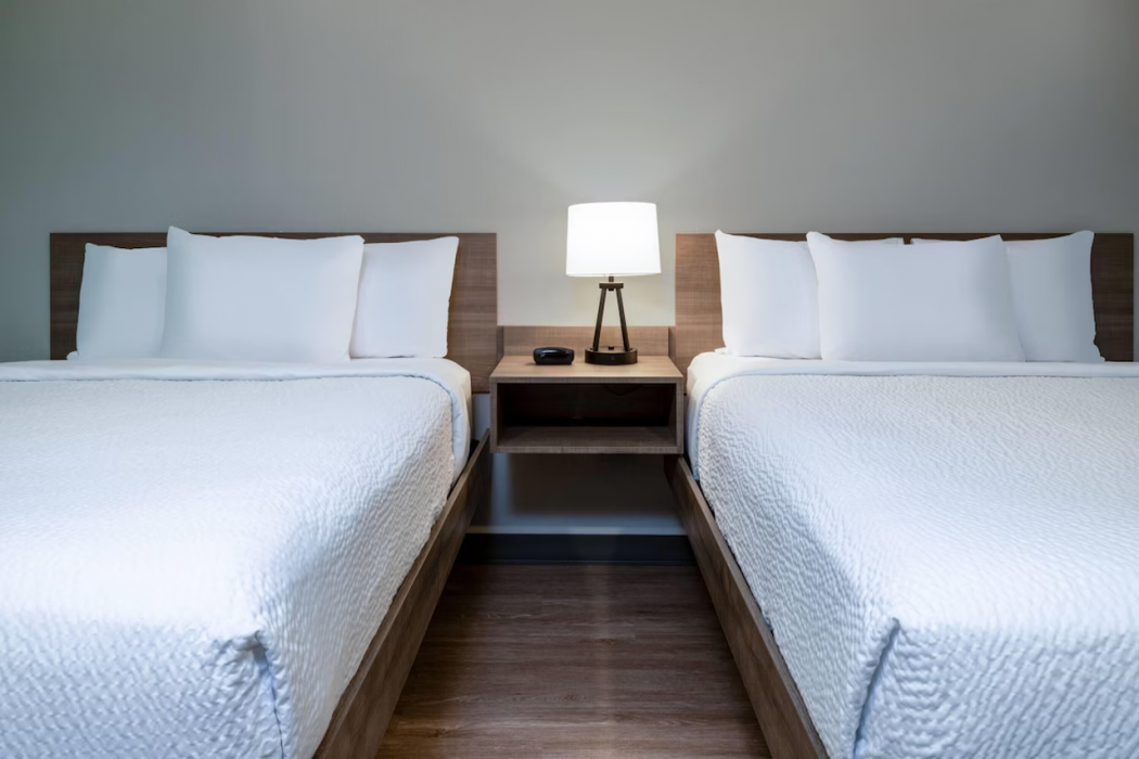ECHO Suites Extended Stay By Wyndham Naples 28/86