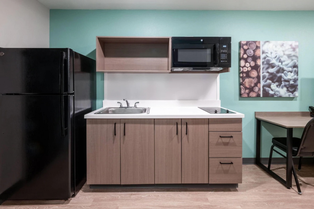 ECHO Suites Extended Stay By Wyndham Naples 34/86