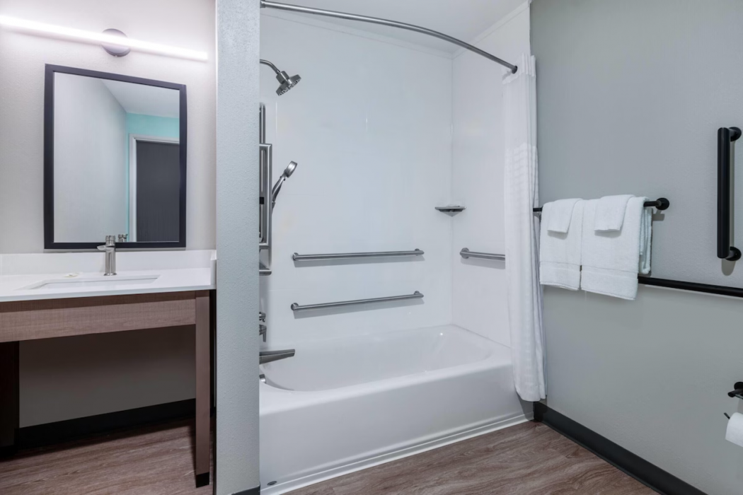 ECHO Suites Extended Stay By Wyndham Naples 42/86