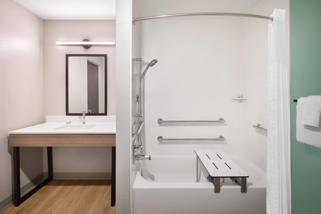 ECHO Suites Extended Stay By Wyndham Naples 32/86