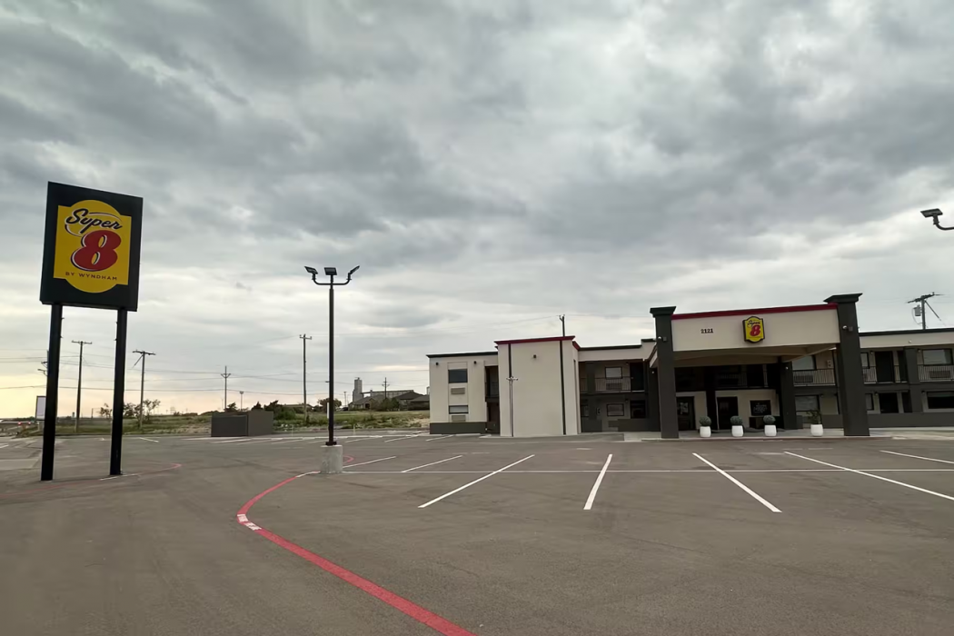 Super 8 by Wyndham Lubbock Airport image