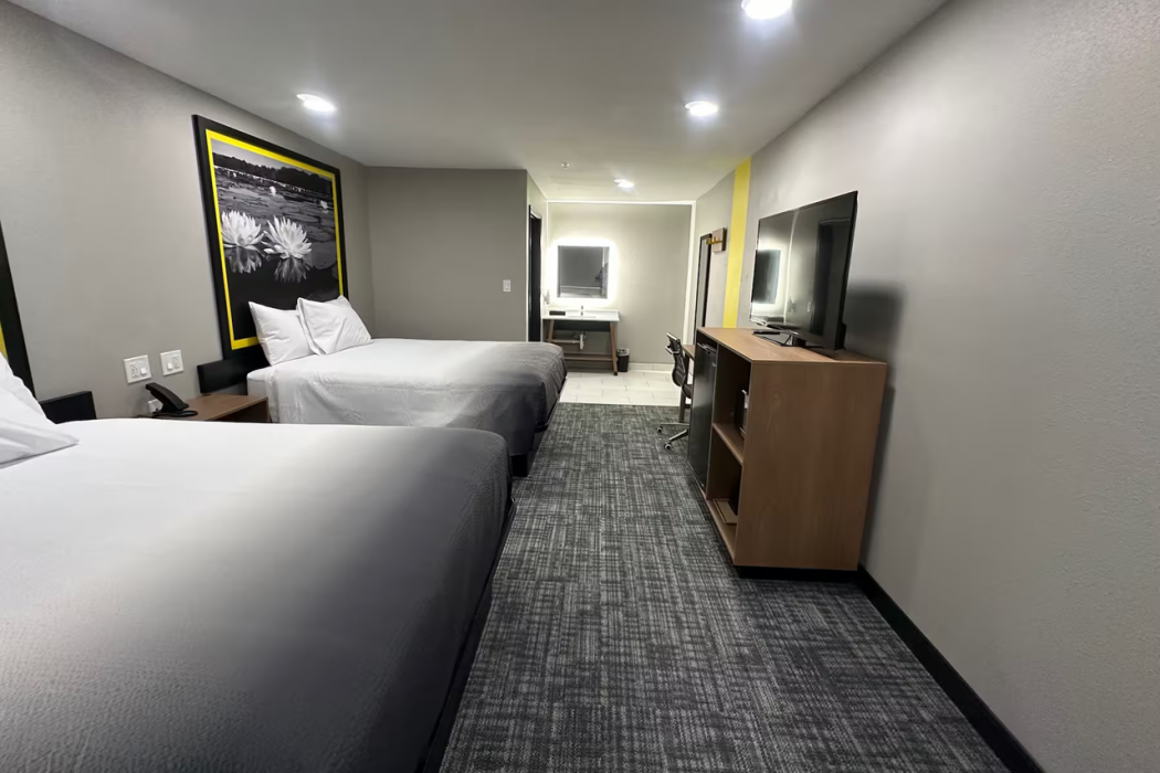Super 8 by Wyndham Lubbock Airport 13/54