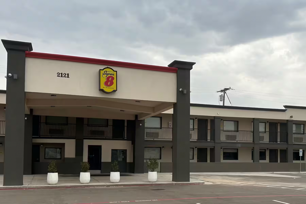 Super 8 by Wyndham Lubbock Airport 2/54