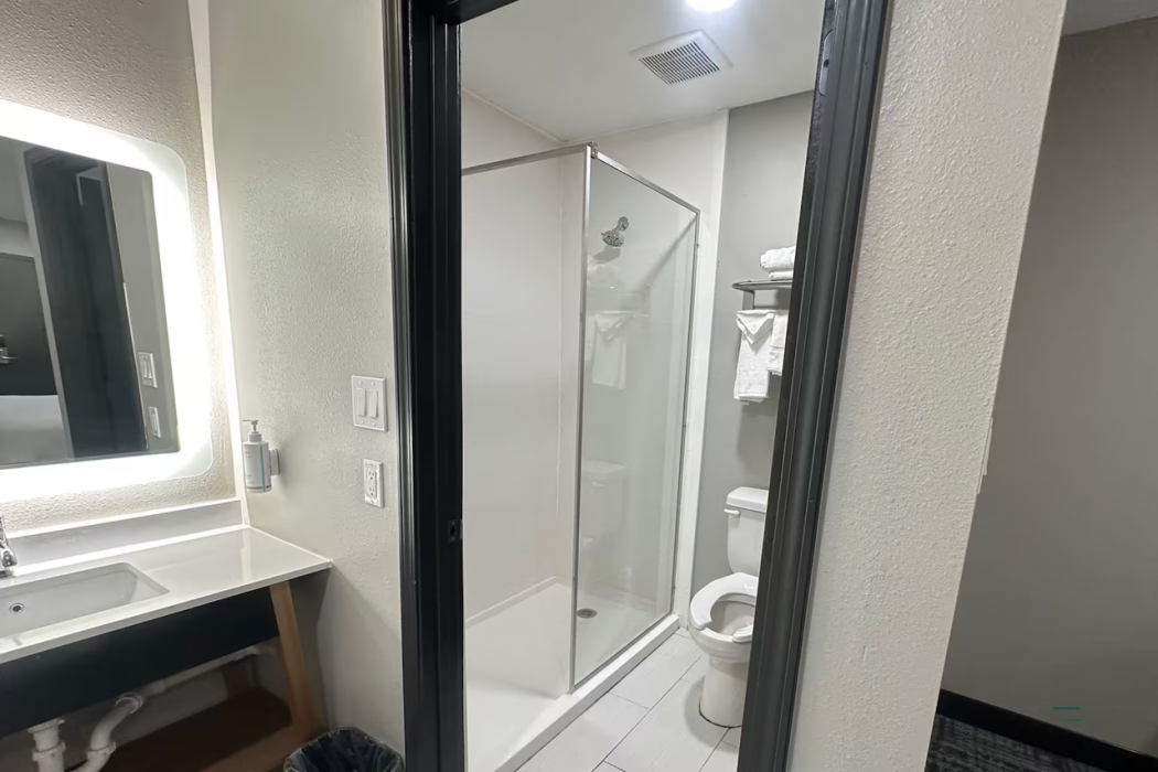 Super 8 by Wyndham Lubbock Airport 17/54