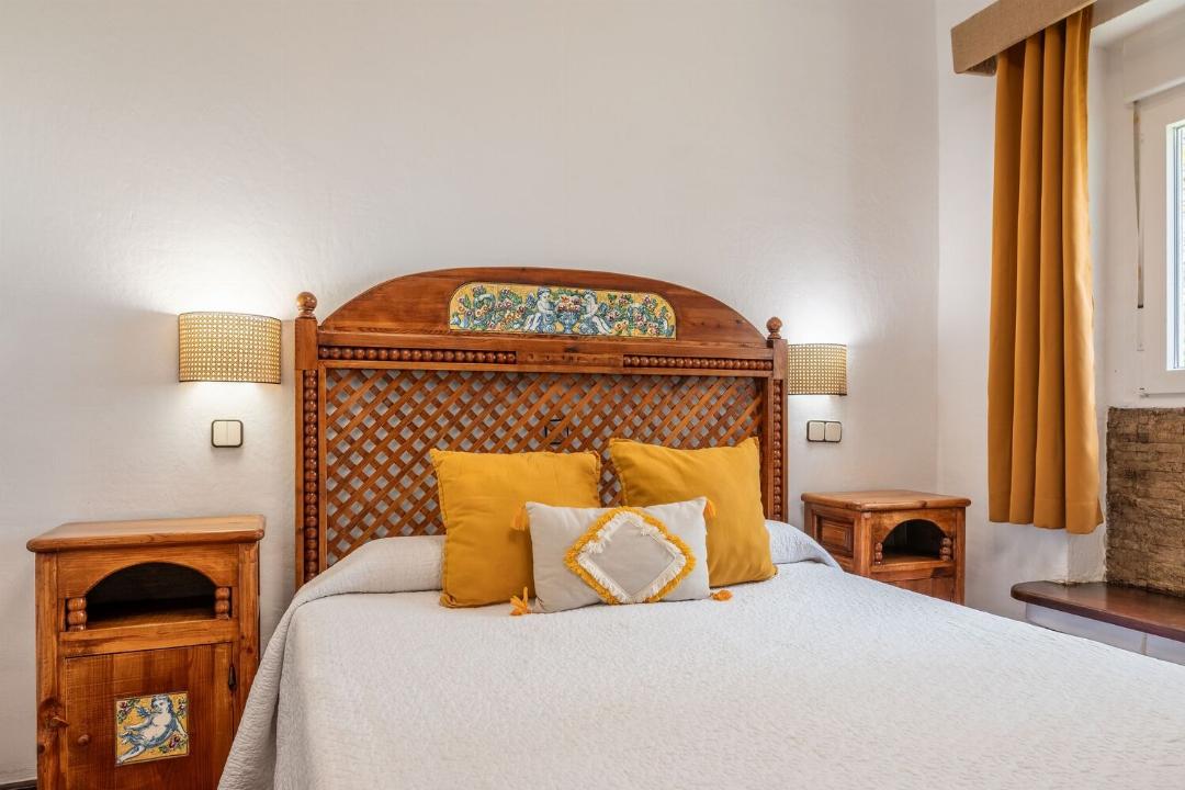 Double Room King Bed 1 Pax Adult only، Hotel Rural El Refugio 3/12