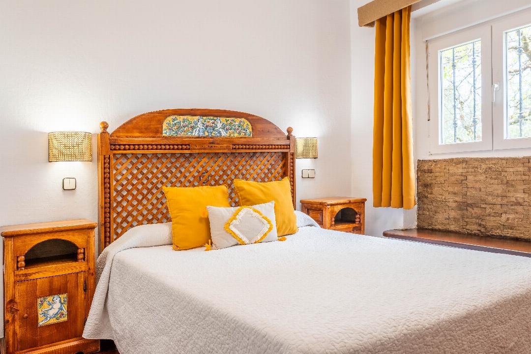 Double Room King Bed 1 Pax Adult only، Hotel Rural El Refugio 2/12