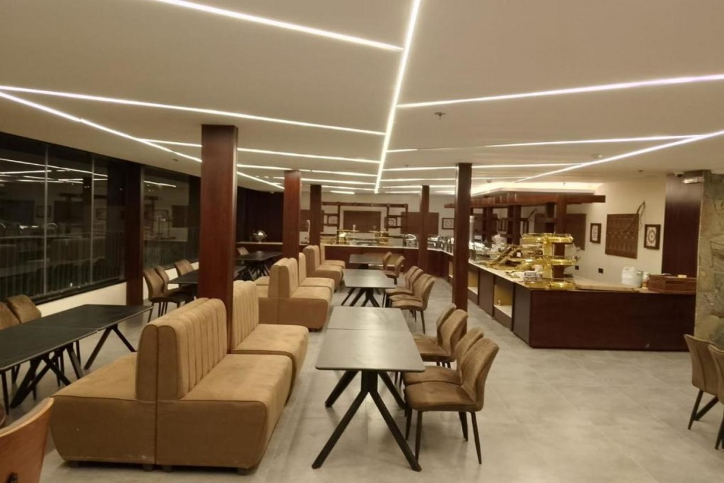Golden Balcony Hotel 11/12