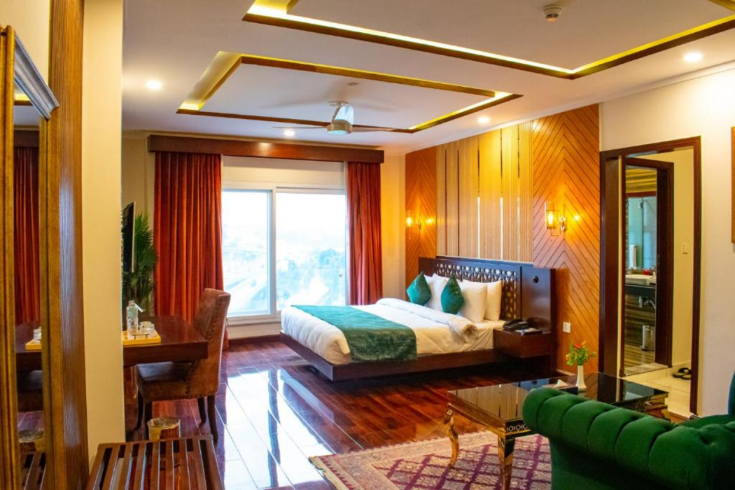 Hotel Tourmaline 6/38