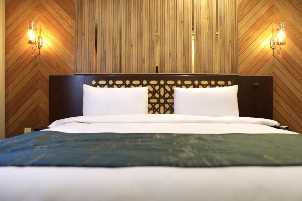 Hotel Tourmaline 8/38